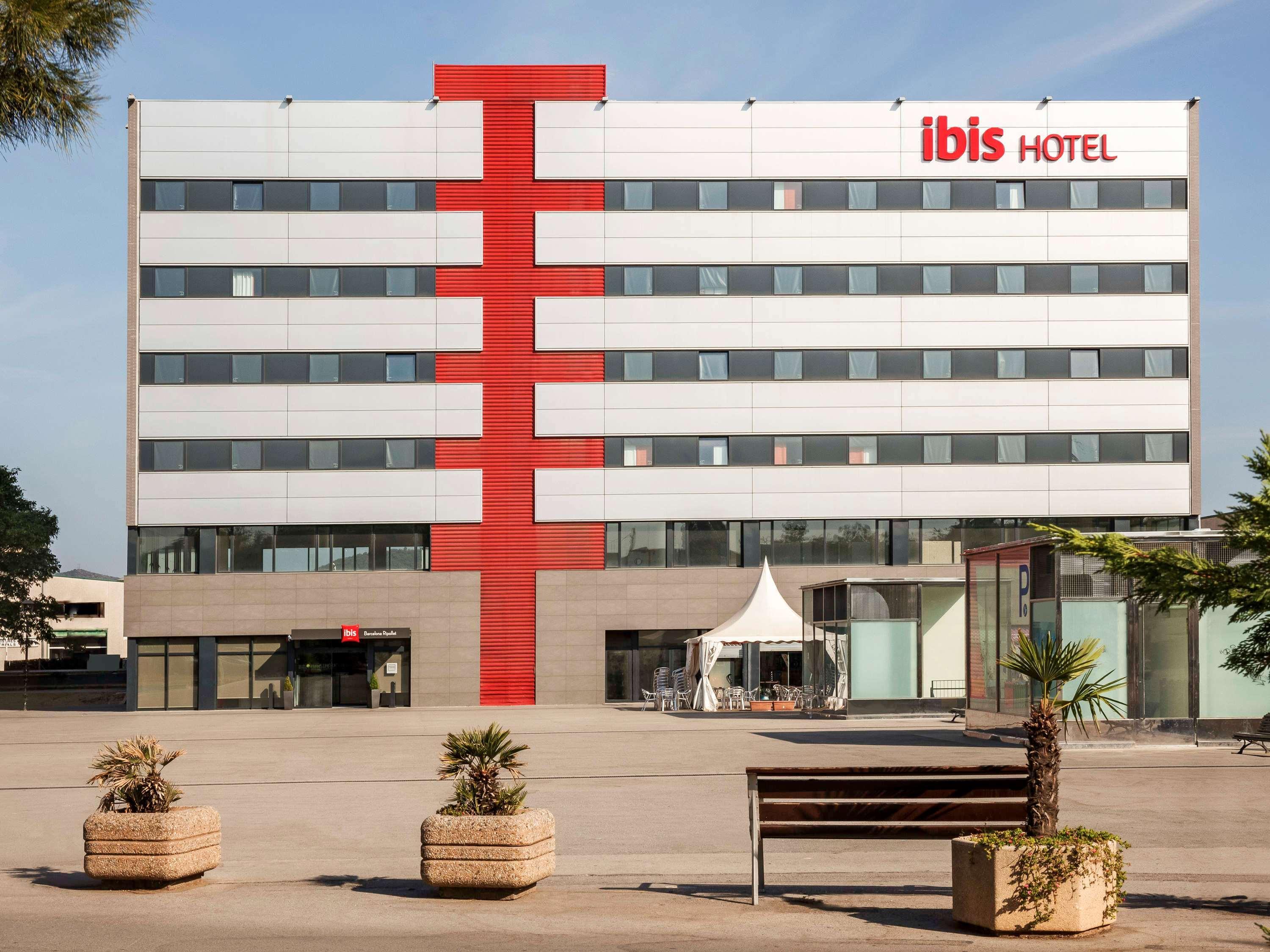 Hotel Ibis Ripollet Esterno foto