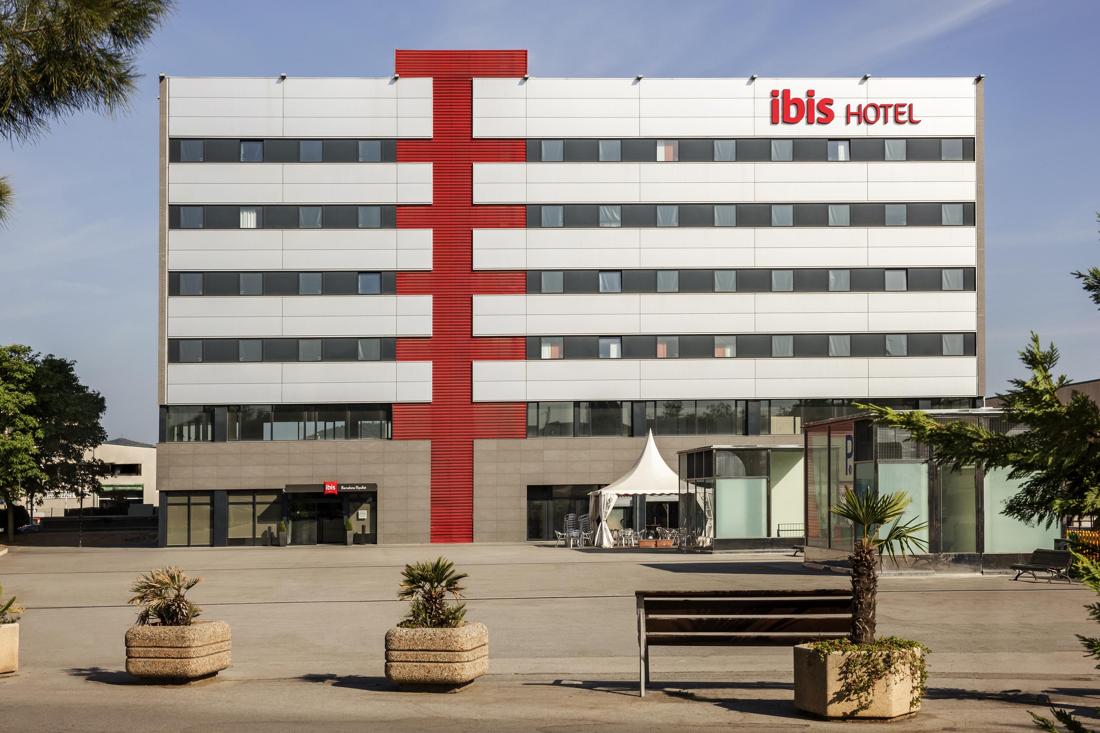 Hotel Ibis Ripollet Esterno foto